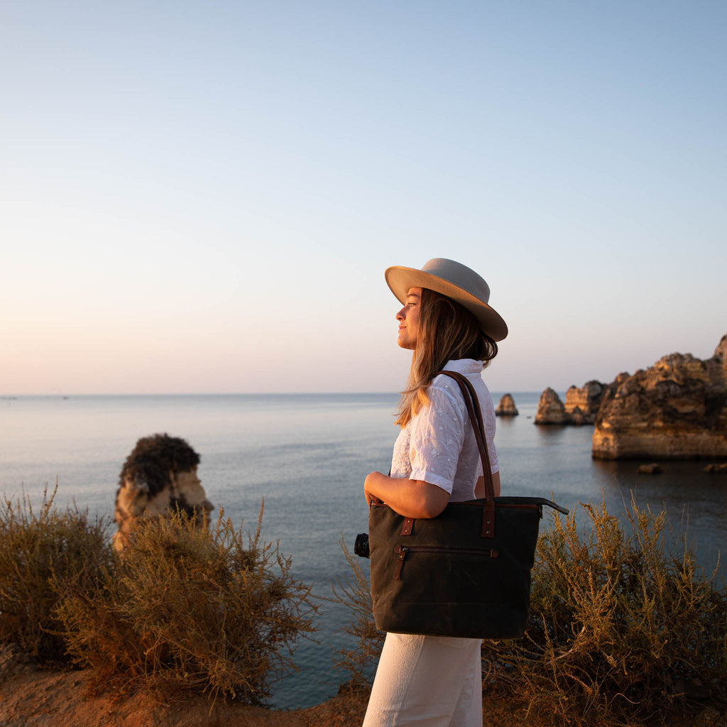 Rachel Zoe Canvas Capri Small Bag Purse Capri Tote Curateur Summer